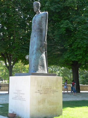 Komitas Denkmal in Paris - Bord de Seines